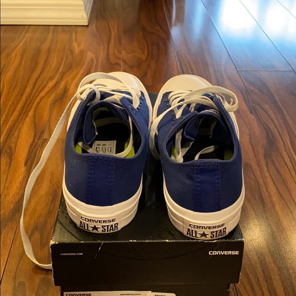 Blue converse - Picture 2 of 4